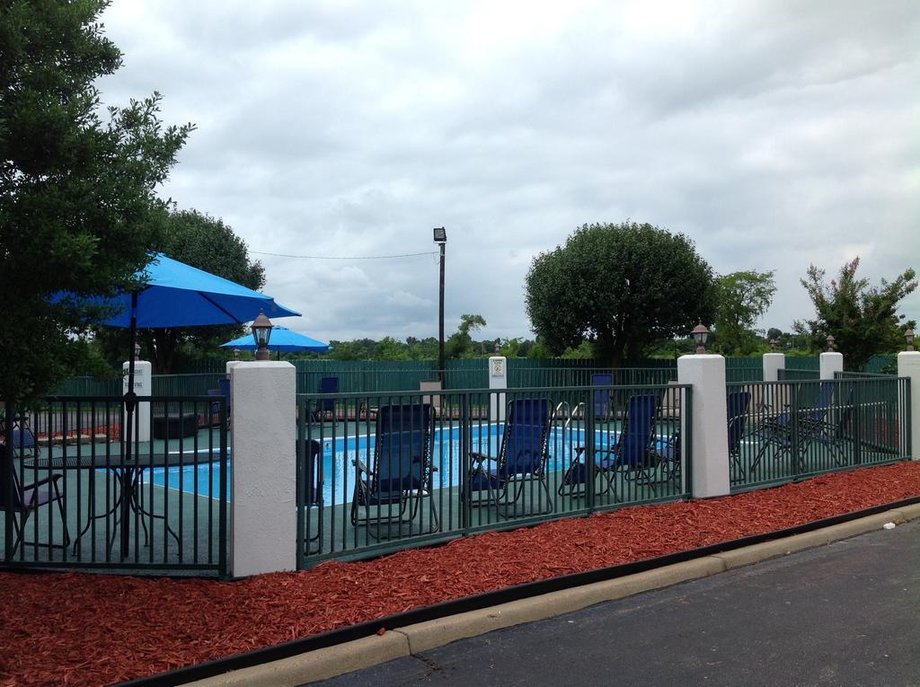 Hallmarc Inn & Suites Of West Memphis Ngoại thất bức ảnh